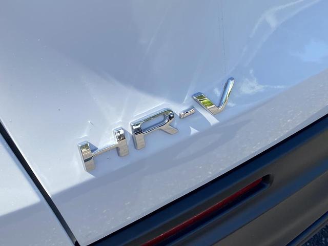 Photo of 2023 Platinum White Pearl Honda HR-V