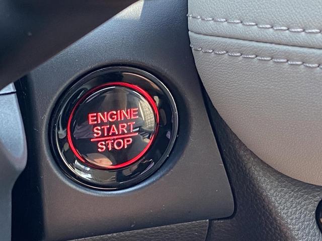 Photo of 2023 Platinum White Pearl Honda HR-V