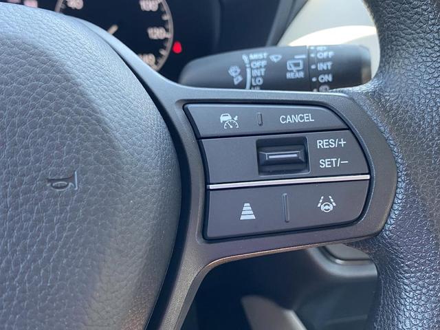 Photo of 2023 Platinum White Pearl Honda HR-V