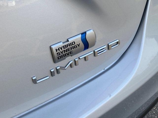 Photo of 2013 Classic Silver Metallic Toyota Avalon Hybrid