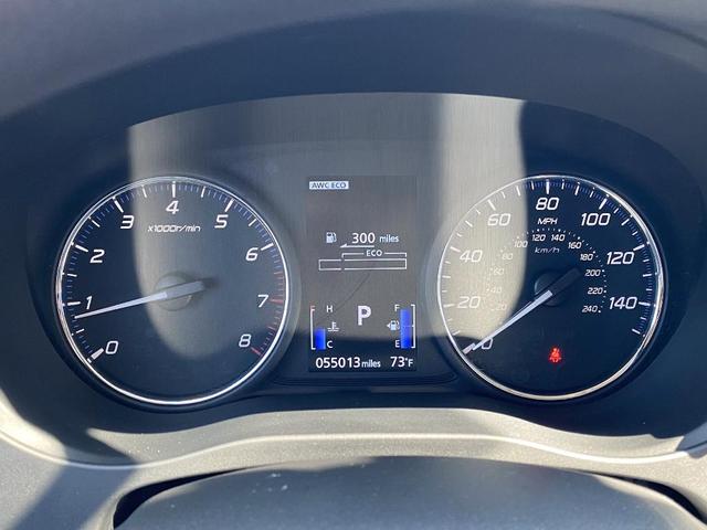 Photo of 2020 Pearl White Mitsubishi Outlander