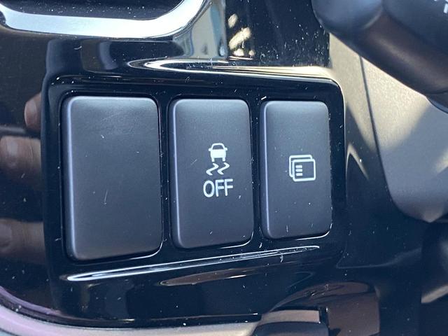 Photo of 2020 Pearl White Mitsubishi Outlander