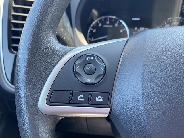 Photo of 2020 Pearl White Mitsubishi Outlander