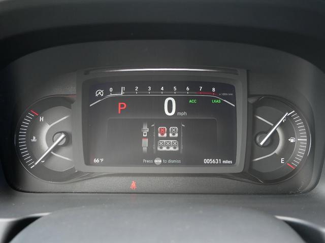 Photo of 2025 Platinum White Pearl Honda Passport