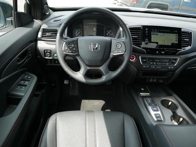 Photo of 2025 Platinum White Pearl Honda Passport