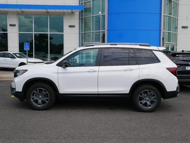 Photo of 2025 Platinum White Pearl Honda Passport