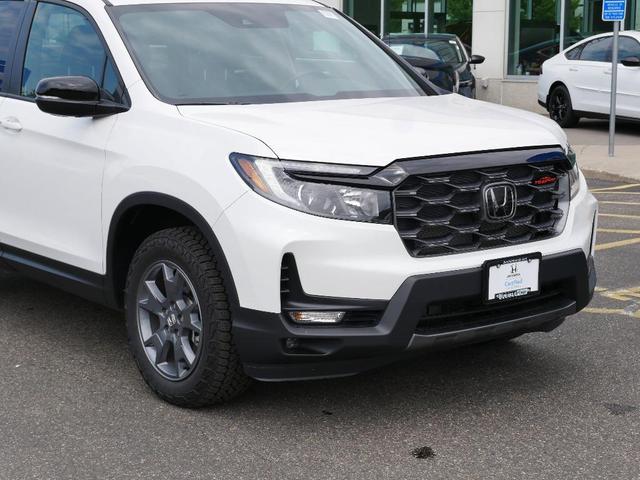 Photo of 2025 Platinum White Pearl Honda Passport