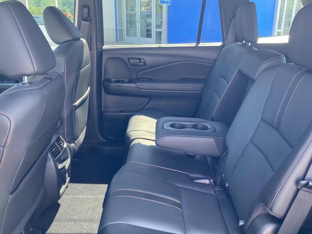 Photo of 2022 Lunar Silver Metallic Honda Passport