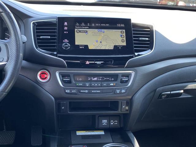 Photo of 2022 Lunar Silver Metallic Honda Passport