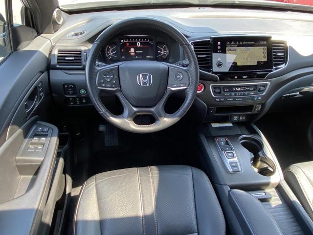 Photo of 2022 Lunar Silver Metallic Honda Passport