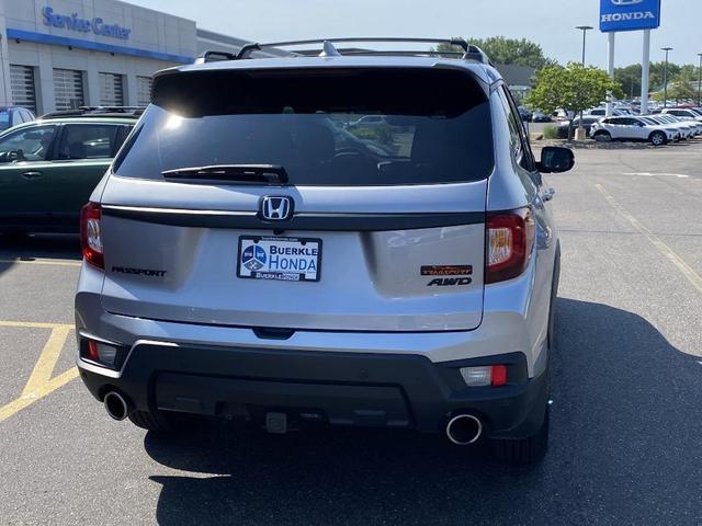 Photo of 2022 Lunar Silver Metallic Honda Passport