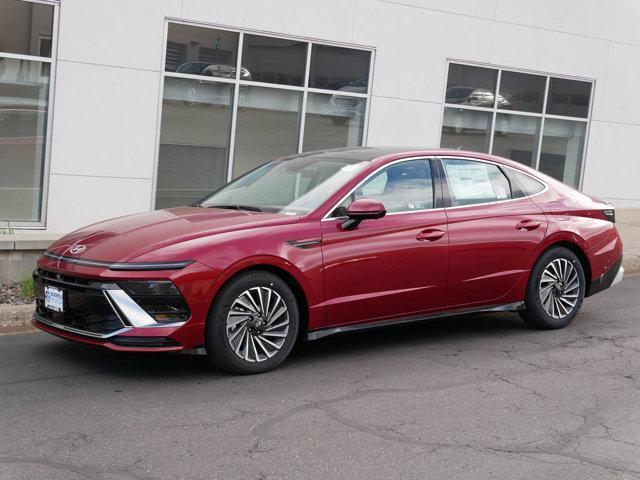 Photo of 2025 Red Hyundai SONATA Hybrid