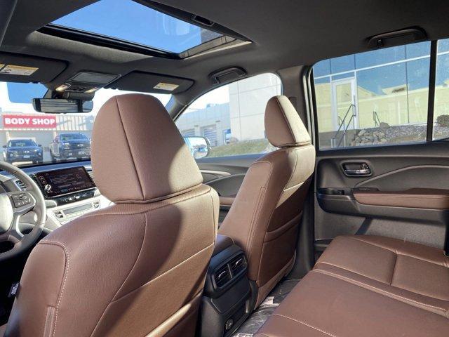 Photo of 2025 Platinum White Pearl Honda Ridgeline