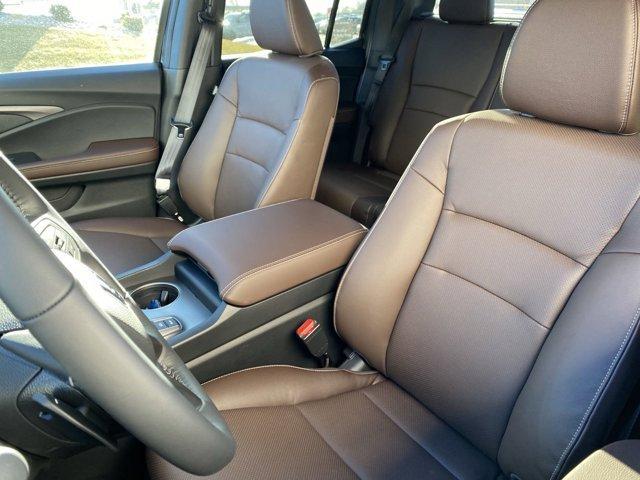 Photo of 2025 Platinum White Pearl Honda Ridgeline
