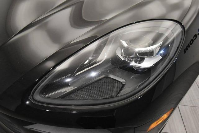 Photo of 2021 Black Porsche Macan