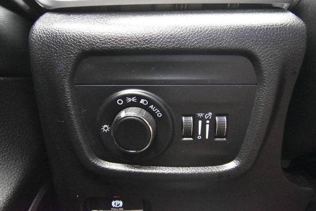 Photo of 2022 Baltic Gray Metallic Clearcoat Jeep Grand Cherokee L
