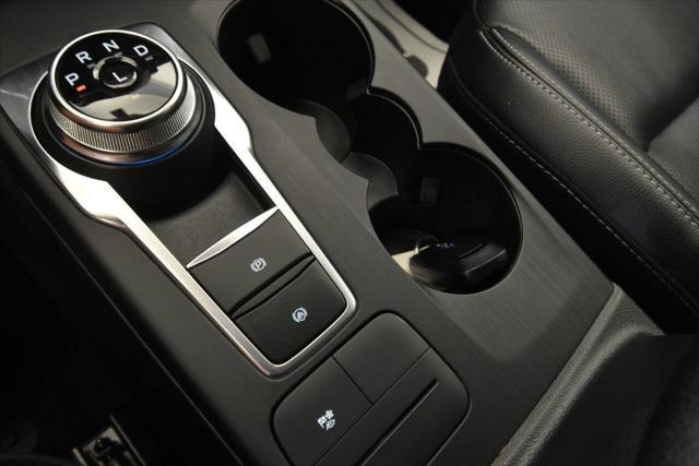 Photo of 2022 Carbonized Gray Metallic Ford Escape