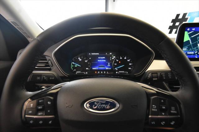 Photo of 2022 Carbonized Gray Metallic Ford Escape
