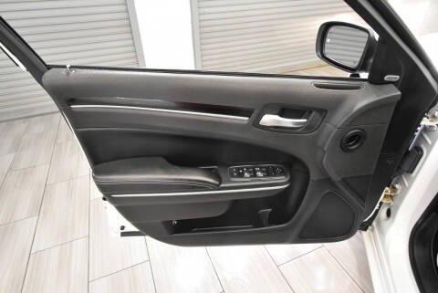 Photo of 2021 Bright White Clearcoat Chrysler 300