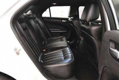 Photo of 2021 Bright White Clearcoat Chrysler 300