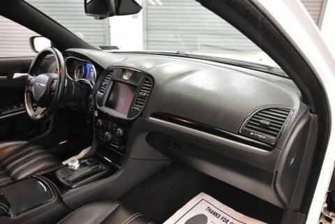 Photo of 2021 Bright White Clearcoat Chrysler 300