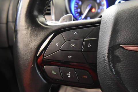 Photo of 2021 Bright White Clearcoat Chrysler 300