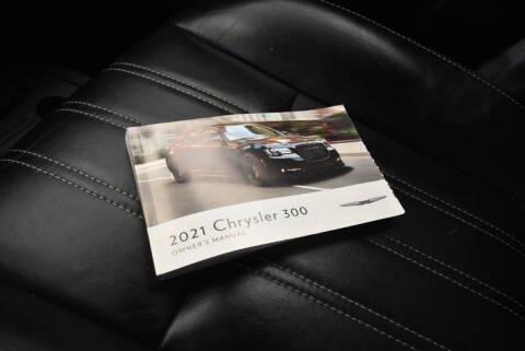 Photo of 2021 Bright White Clearcoat Chrysler 300