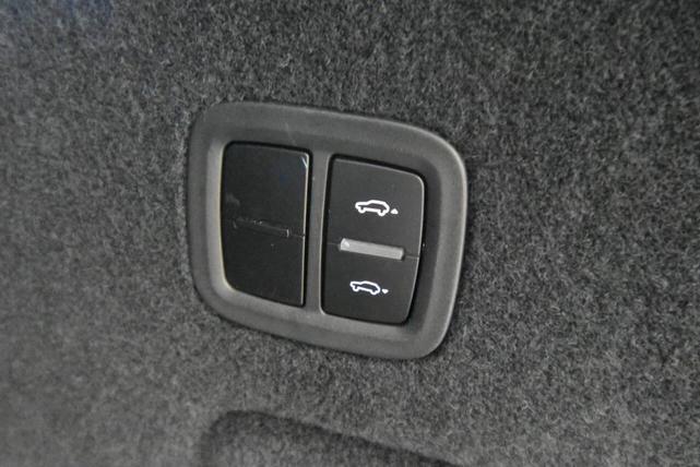 Photo of 2021 Carmine Red Porsche Cayenne