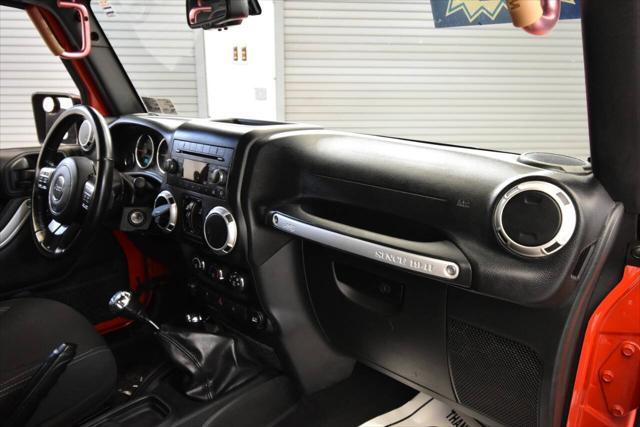 Photo of 2017 Firecracker Red Clearcoat Jeep Wrangler Unlimited