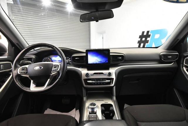 Photo of 2022 Agate Black Metallic Ford Explorer