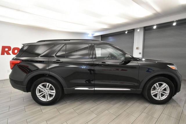Photo of 2022 Agate Black Metallic Ford Explorer