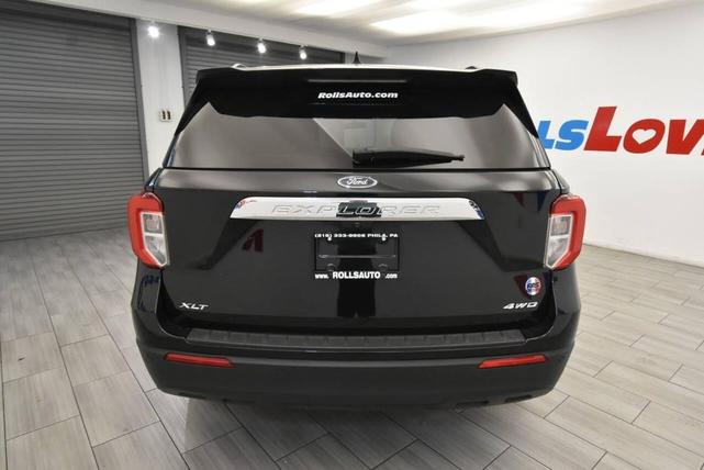 Photo of 2022 Agate Black Metallic Ford Explorer