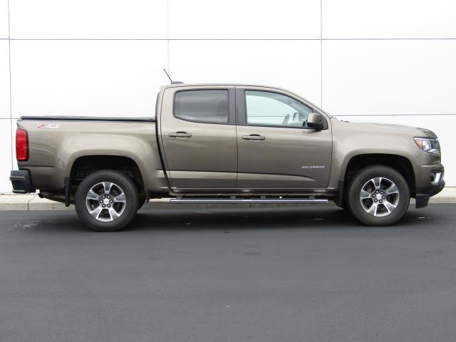 Photo of 2016 Brownstone Metallic Chevrolet Colorado