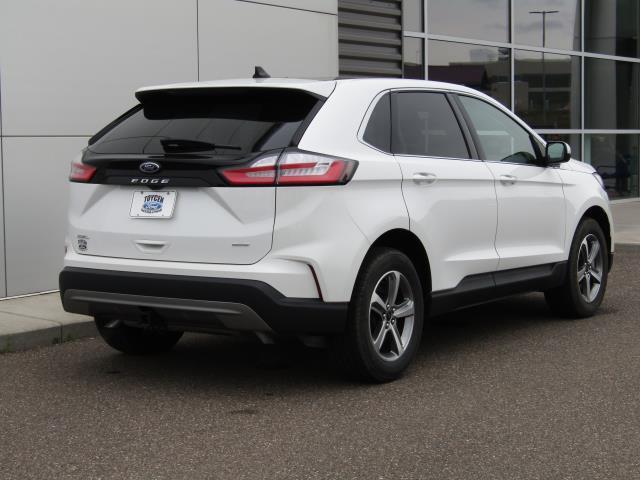 Photo of 2023 Star White Ford Edge