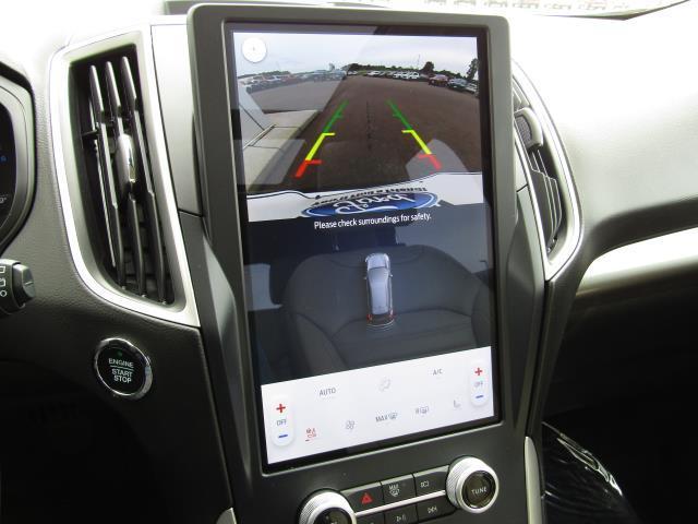 Photo of 2023 Star White Ford Edge