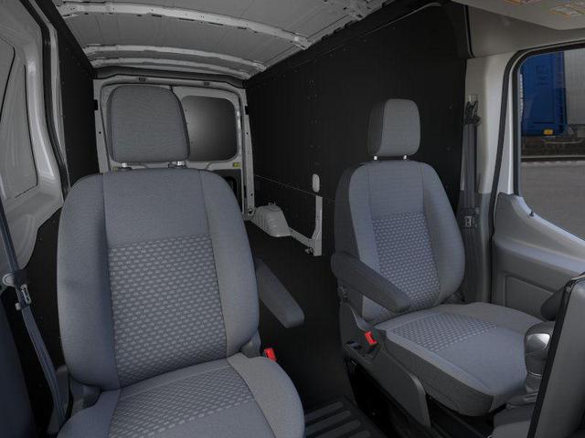 Photo of 2025 Oxford White Ford Transit-250