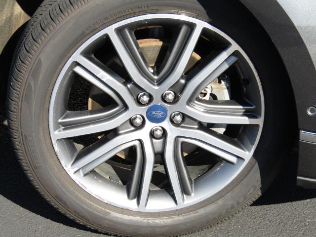 Photo of 2019 Magnetic Ford Edge