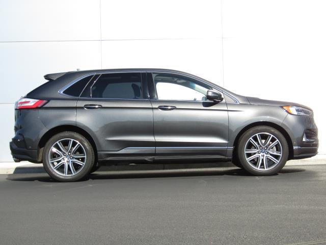 Photo of 2019 Magnetic Ford Edge