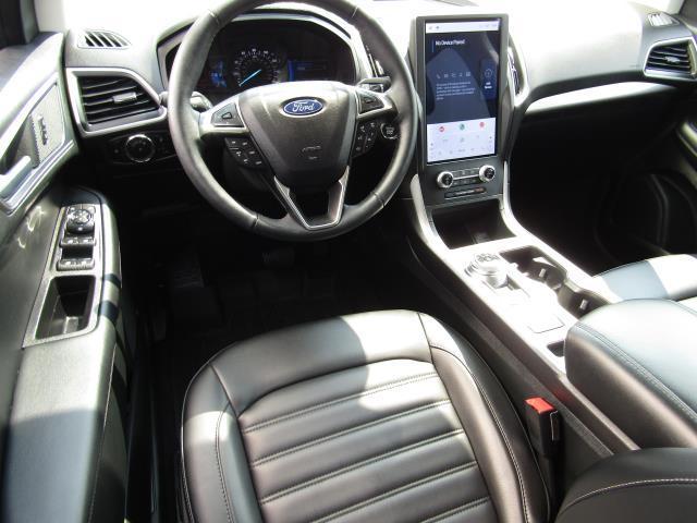 Photo of 2024 Burgundy Velvet Ford Edge