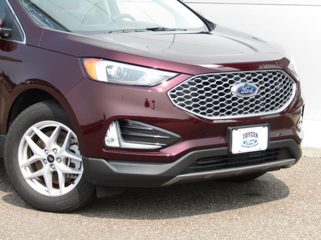 Photo of 2024 Burgundy Velvet Ford Edge