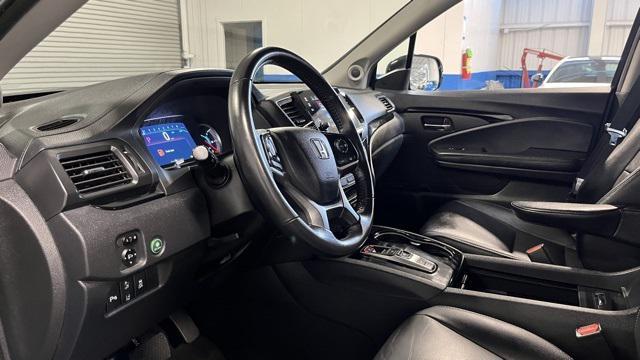 Photo of 2020 Crystal Black Pearl Honda Pilot
