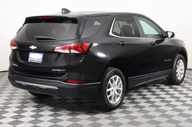 Photo of 2023 Mosaic Black Metallic Chevrolet Equinox