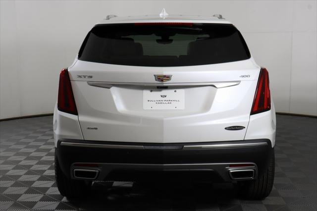 Photo of 2025 Crystal White Tricoat Cadillac XT5