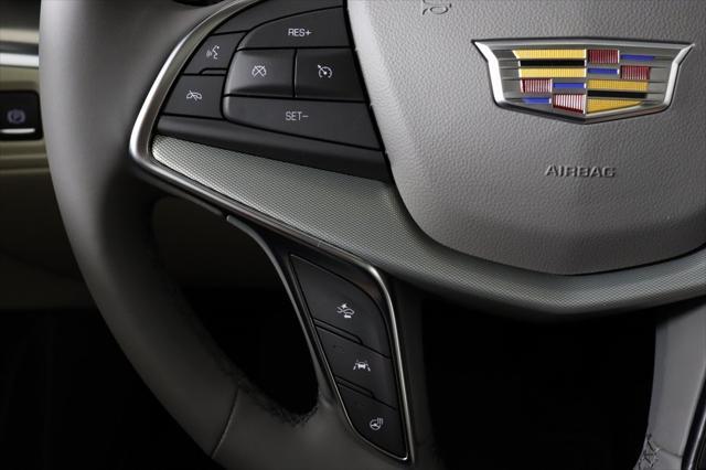 Photo of 2025 Crystal White Tricoat Cadillac XT5