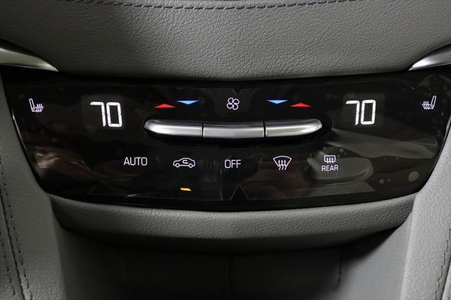 Photo of 2025 Crystal White Tricoat Cadillac XT5