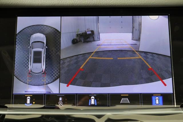 Photo of 2025 Crystal White Tricoat Cadillac XT5