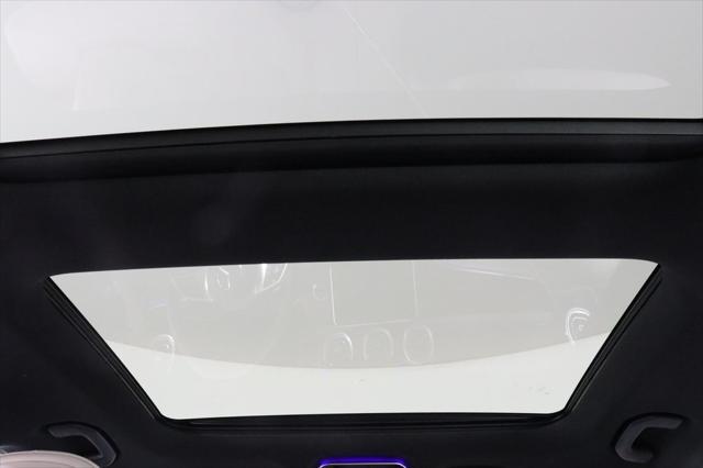 Photo of 2025 MANUFAKTUR Moonlight White Metallic Mercedes-Benz C-Class