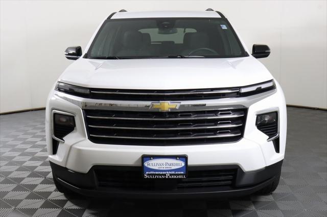 Photo of 2025 Summit White Chevrolet Traverse
