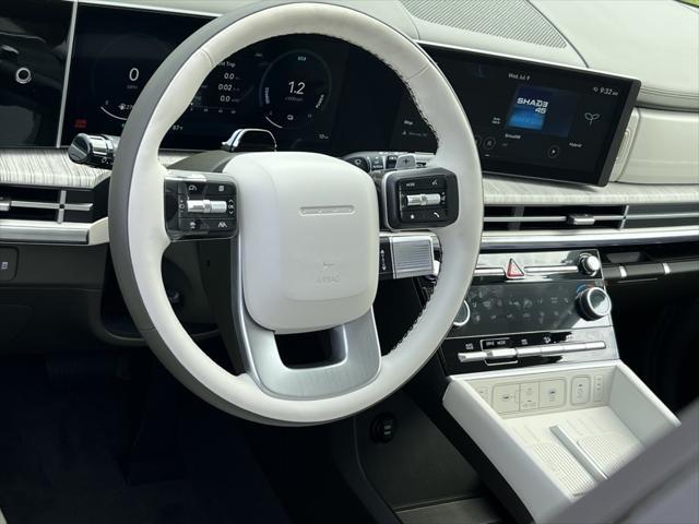 Photo of 2025 Phantom Black Hyundai SANTA FE HEV