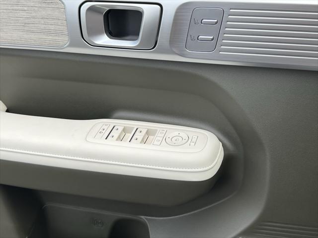 Photo of 2025 Phantom Black Hyundai SANTA FE HEV